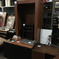 MUEBLES VARIOS Y SALDOS DE ARTICULOS ESCOLARES