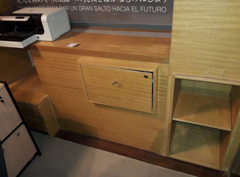 MUEBLES DE OFICINA DE PRIMER NIVEL