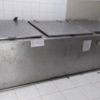 HELADERIA CAFETERIA CONFITERIA Y ENTREPISO PESADO CON ESCALERA