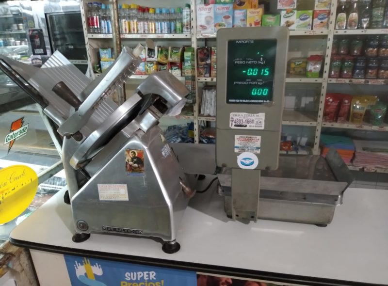 AUTOSERVICIO CARNICERIA FIAMBRERIA