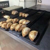 CASA DE EMPANADAS Y PIZZA