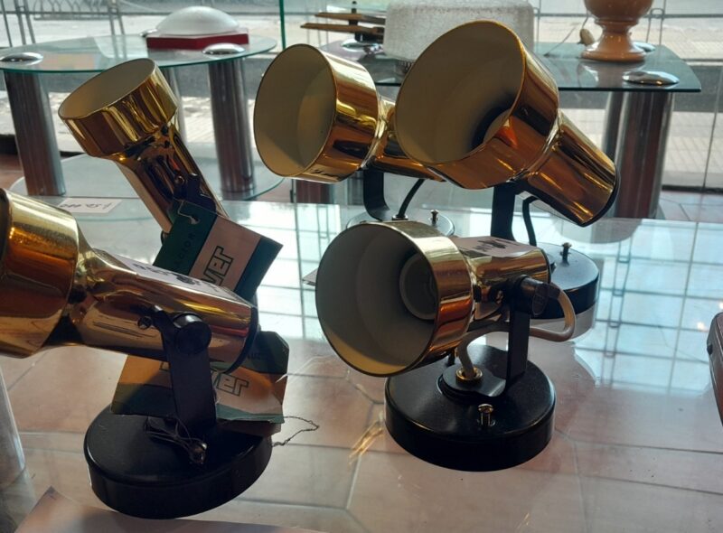 CASA DE ARTEFACTOS DE ILUMINACION