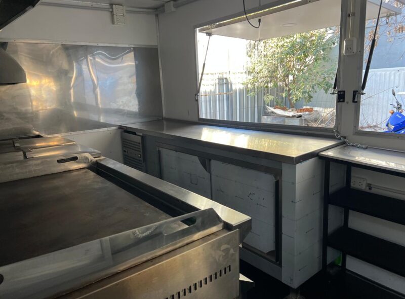 IMPORTADORA DESARROLLADORA DE LOCALES GASTRONÓMICOS DE PRIMERA LÍNEA PARA EXIGENTES TODO NUEVO A ESTRENAR