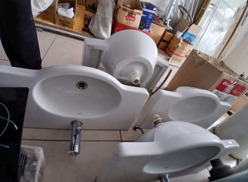 MOBILIARIO DE DEPARTAMENTO ELECTRODOMÉSTICOS Y ARTÍCULOS VARIOS