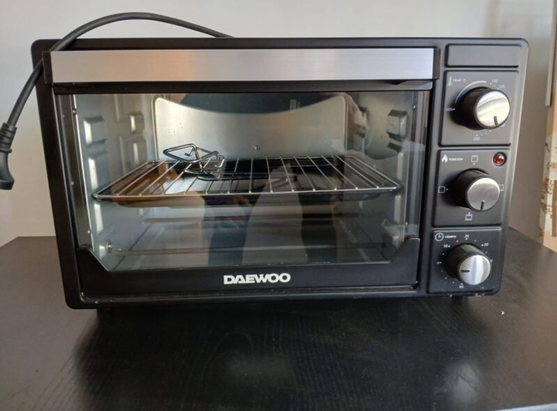 MOBILIARIO DE DEPARTAMENTO ELECTRODOMÉSTICOS Y ARTÍCULOS VARIOS