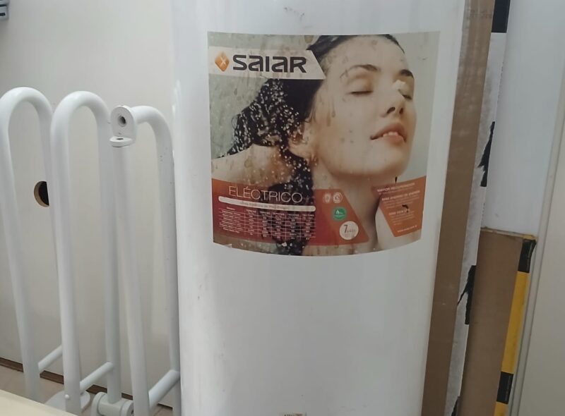 MOBILIARIO DE DEPARTAMENTO ELECTRODOMÉSTICOS Y ARTÍCULOS VARIOS