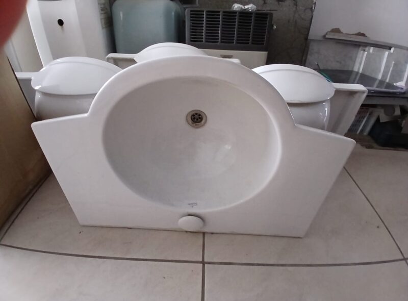 MOBILIARIO DE DEPARTAMENTO ELECTRODOMÉSTICOS Y ARTÍCULOS VARIOS