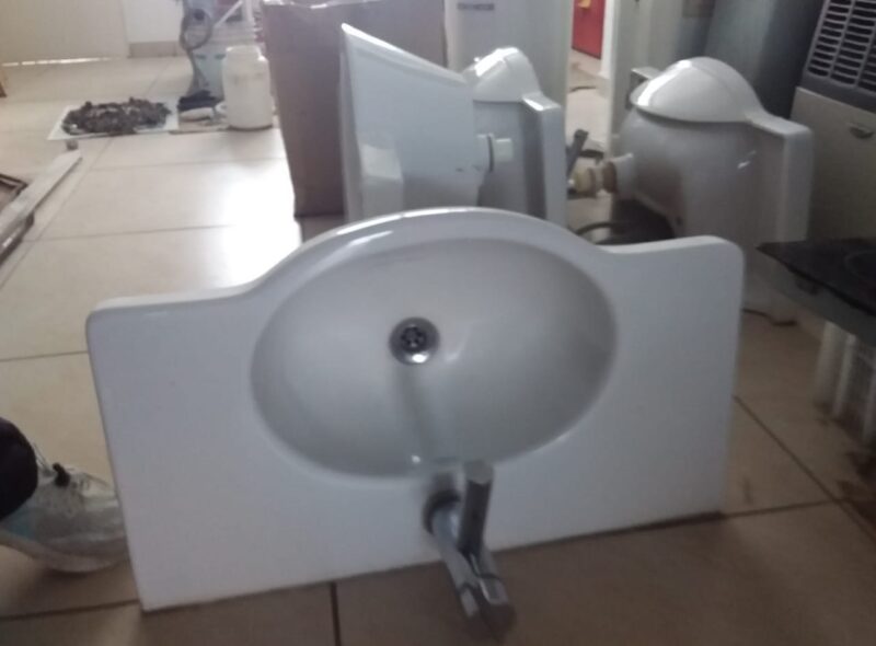 MOBILIARIO DE DEPARTAMENTO ELECTRODOMÉSTICOS Y ARTÍCULOS VARIOS