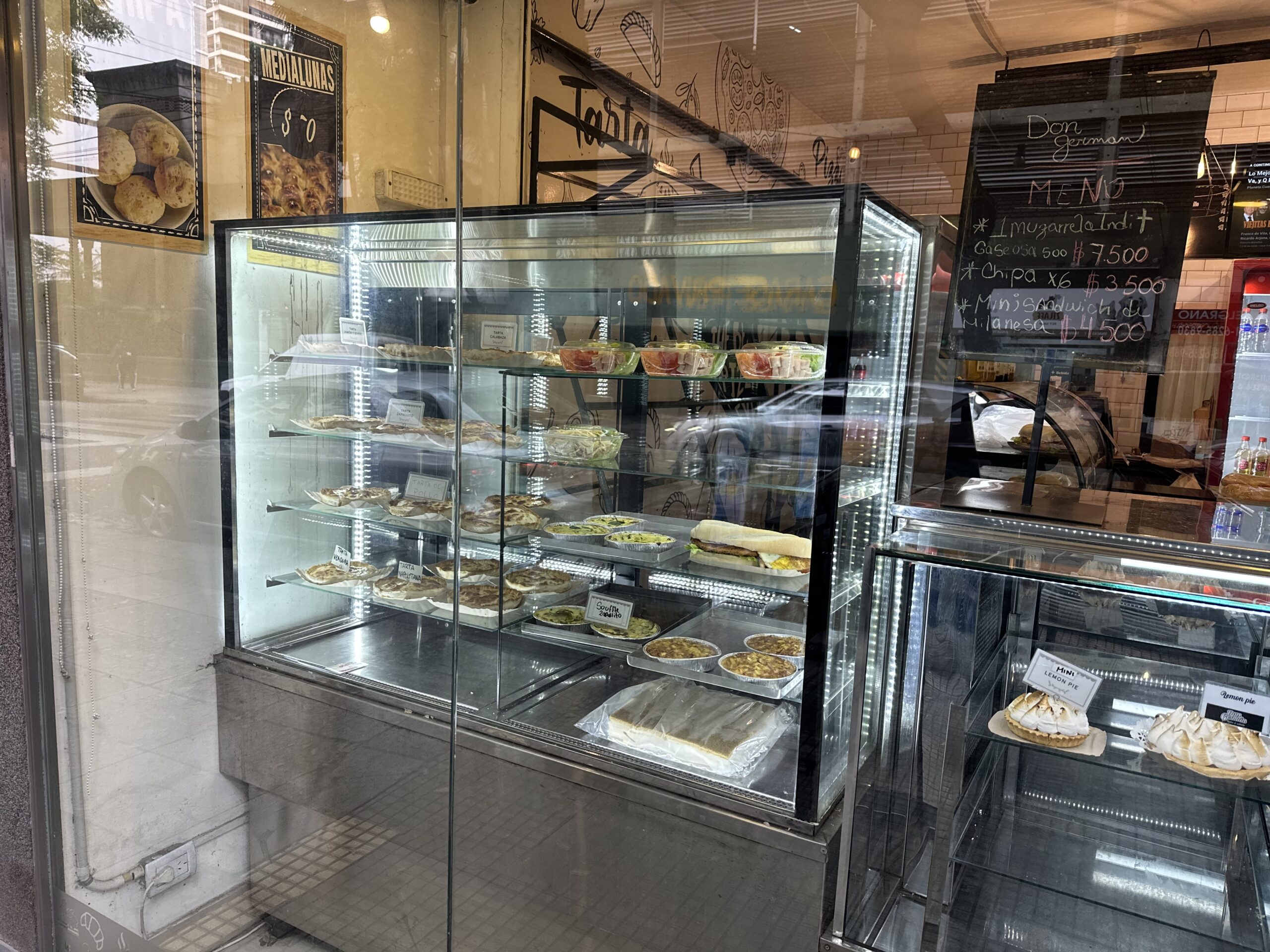 CASA DE EMPANADAS PIZZA PASTELERIA