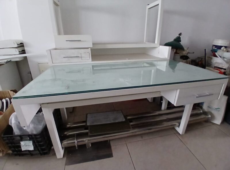 MOBILIARIO DE DEPARTAMENTO ELECTRODOMÉSTICOS Y ARTÍCULOS VARIOS