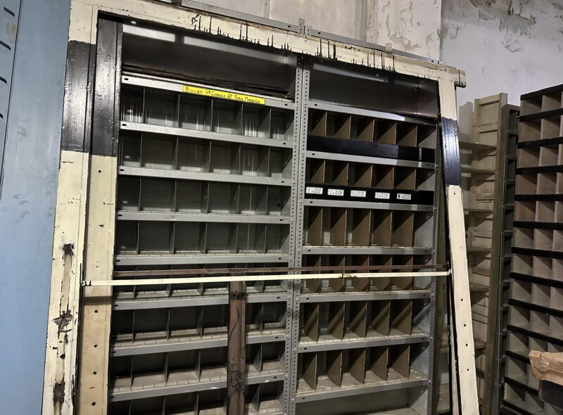 FERRETERÍA INSTALACIONES Y SALDOS