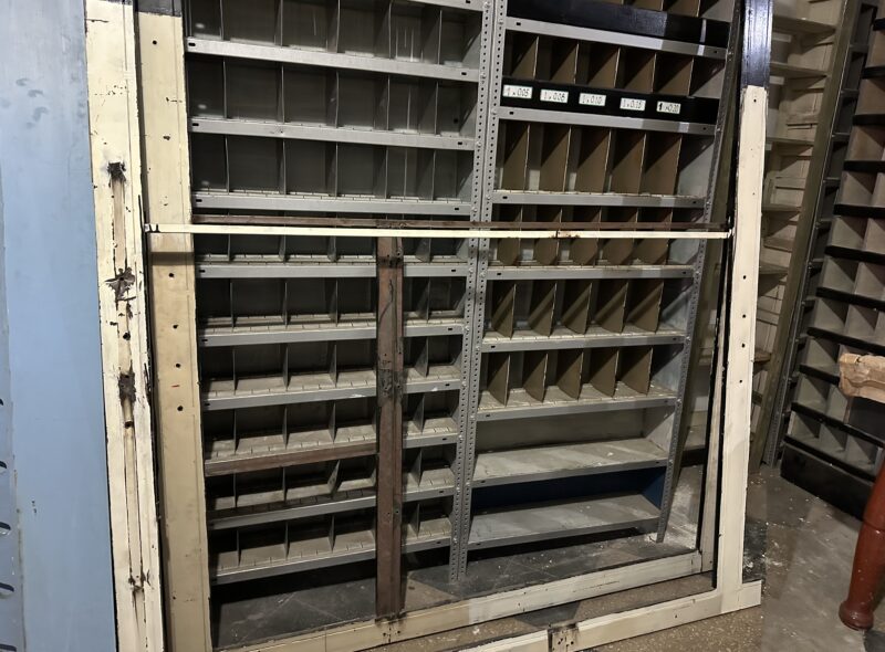 FERRETERÍA INSTALACIONES Y SALDOS