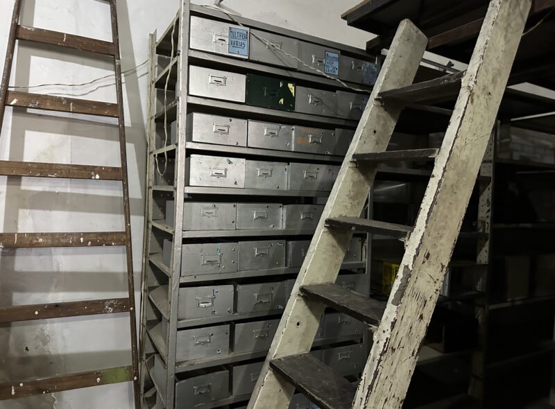 FERRETERÍA INSTALACIONES Y SALDOS