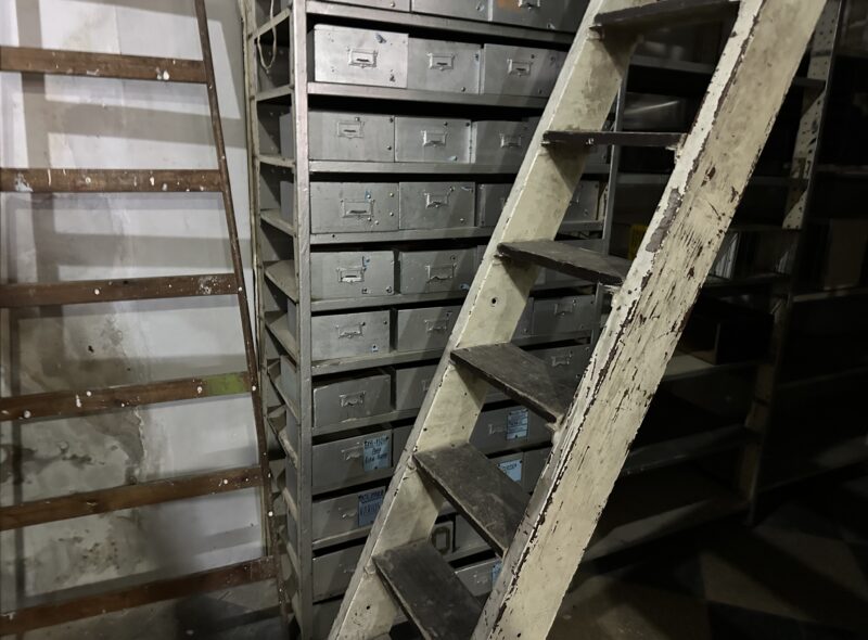 FERRETERÍA INSTALACIONES Y SALDOS