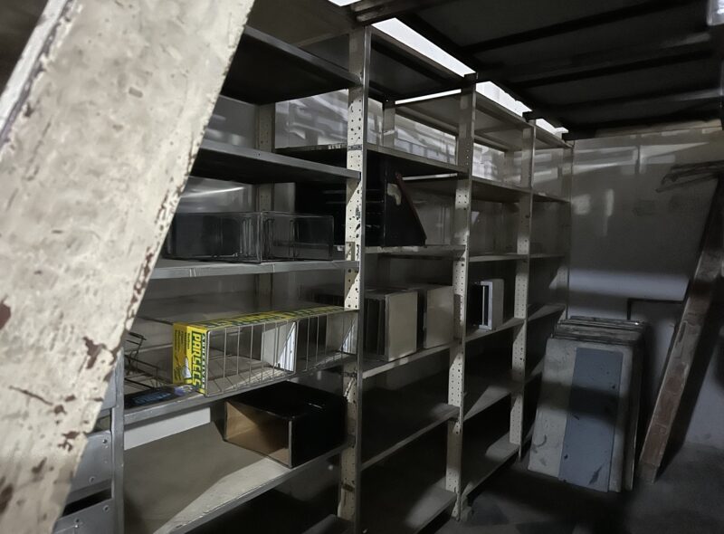 FERRETERÍA INSTALACIONES Y SALDOS