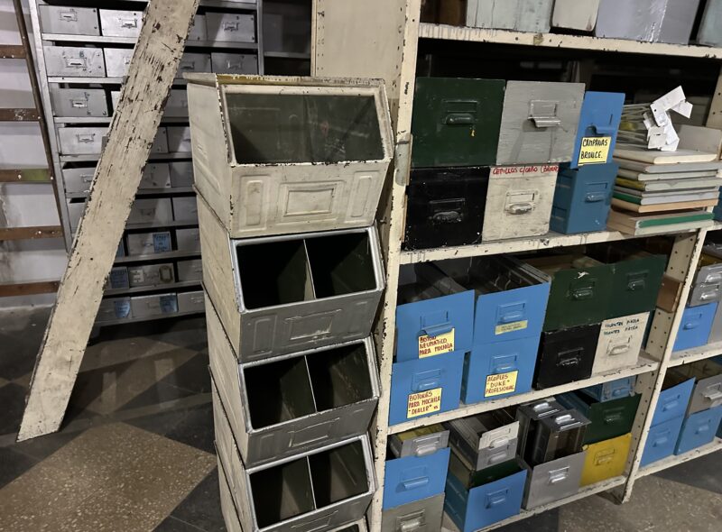 FERRETERÍA INSTALACIONES Y SALDOS