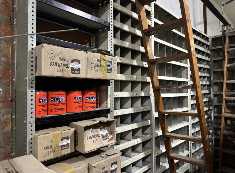 FERRETERÍA INSTALACIONES Y SALDOS