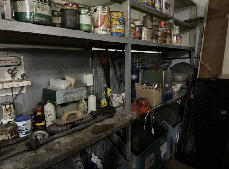 FERRETERÍA INSTALACIONES Y SALDOS