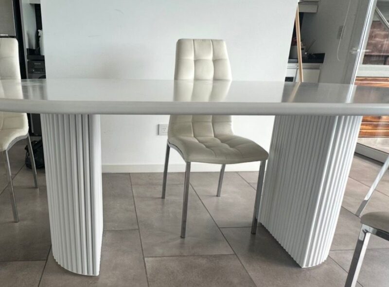 MOBILIARIO DE DEPARTAMENTO DE PRIMERÍSIMO NIVEL