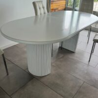 MOBILIARIO DE DEPARTAMENTO DE PRIMERÍSIMO NIVEL