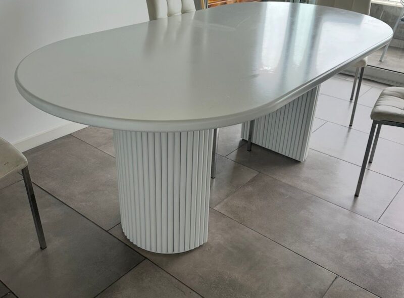 MOBILIARIO DE DEPARTAMENTO DE PRIMERÍSIMO NIVEL