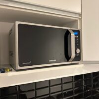 MOBILIARIO DE DEPARTAMENTO DE PRIMERÍSIMO NIVEL