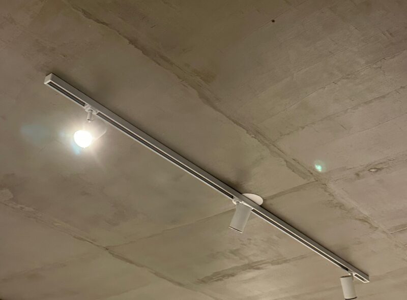 MOBILIARIO DE DEPARTAMENTO DE PRIMERÍSIMO NIVEL