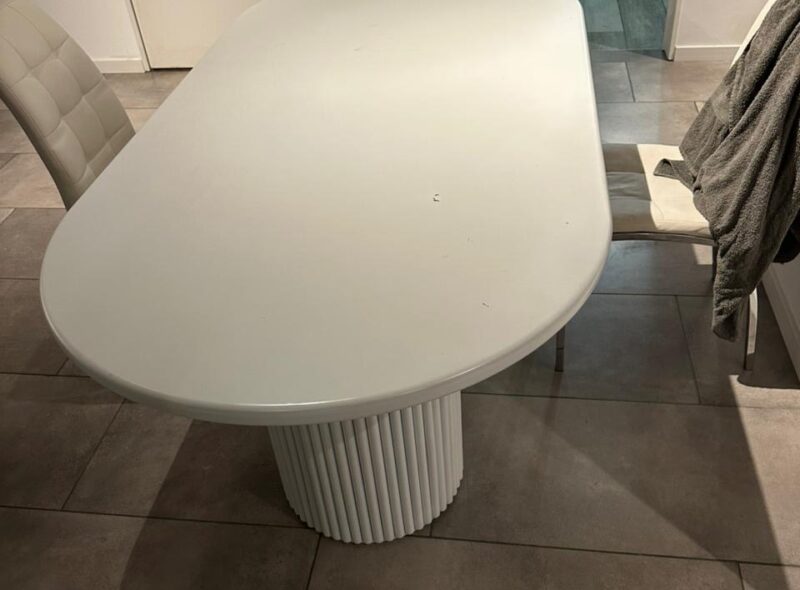 MOBILIARIO DE DEPARTAMENTO DE PRIMERÍSIMO NIVEL