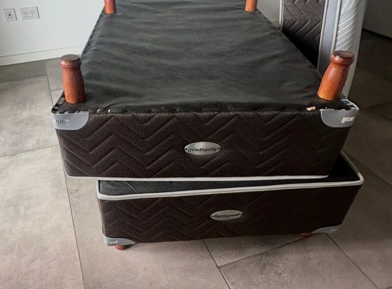 MOBILIARIO DE DEPARTAMENTO DE PRIMERÍSIMO NIVEL