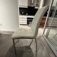 MOBILIARIO DE DEPARTAMENTO DE PRIMERÍSIMO NIVEL