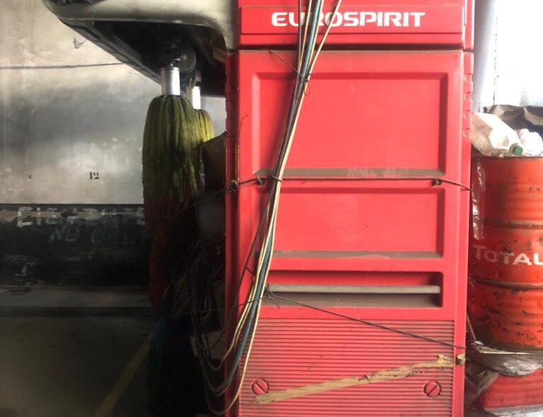 MAQUINA DE LAVADO AUTOMOTRIZ AUTOMATICA