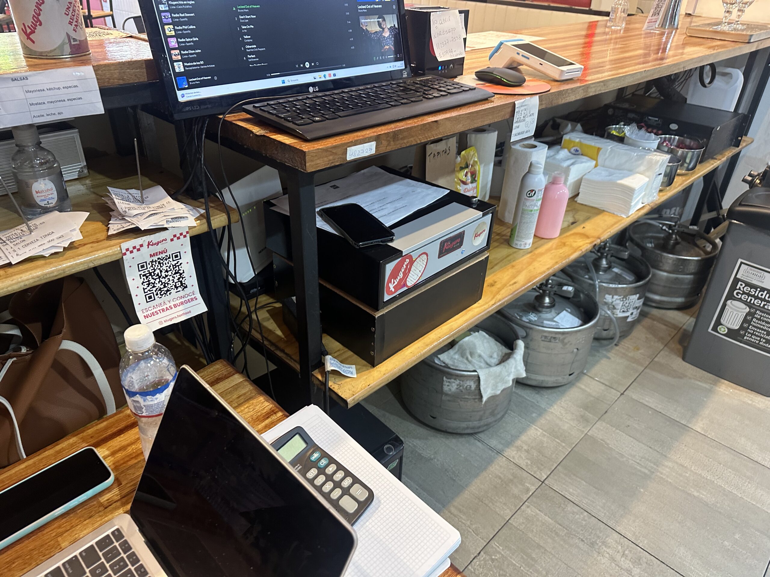 HAMBURGUESERÍA RESTO