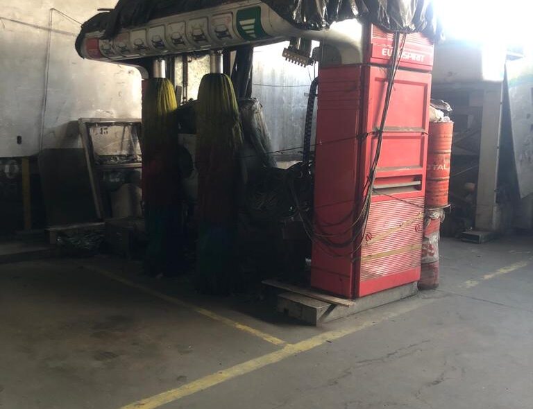 MAQUINA DE LAVADO AUTOMOTRIZ AUTOMATICA