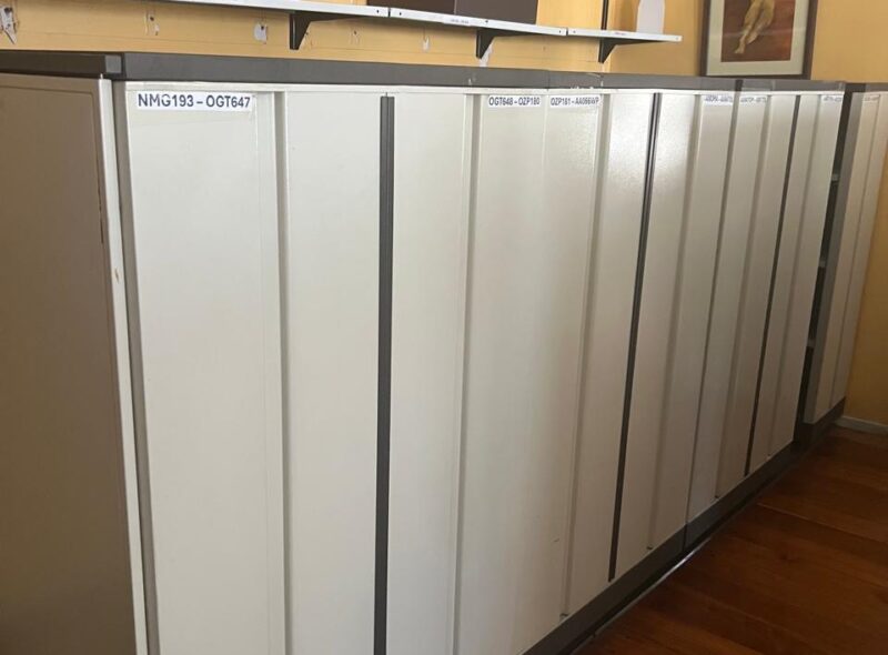 MOBILIARIO DE OFICINA POR C/O DE REGISTRO AUTOMOTOR