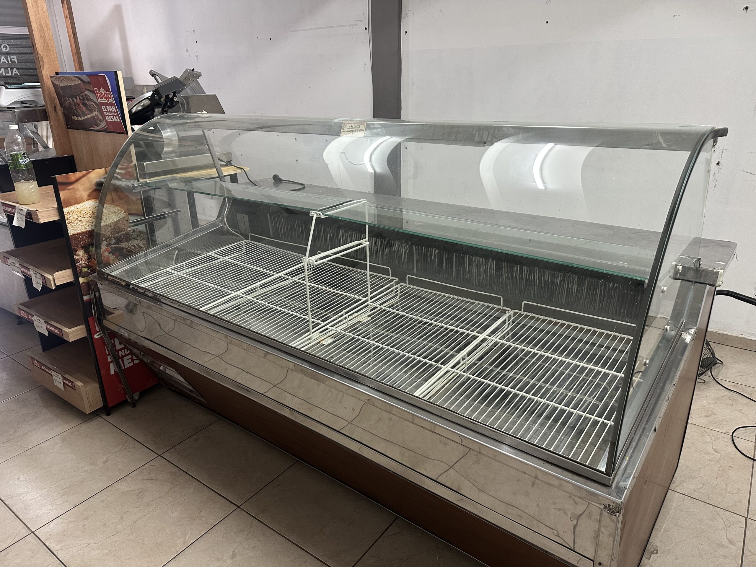 FIAMBRERIA QUESERIA TODO COMO NUEVO TRES MESES DE USO