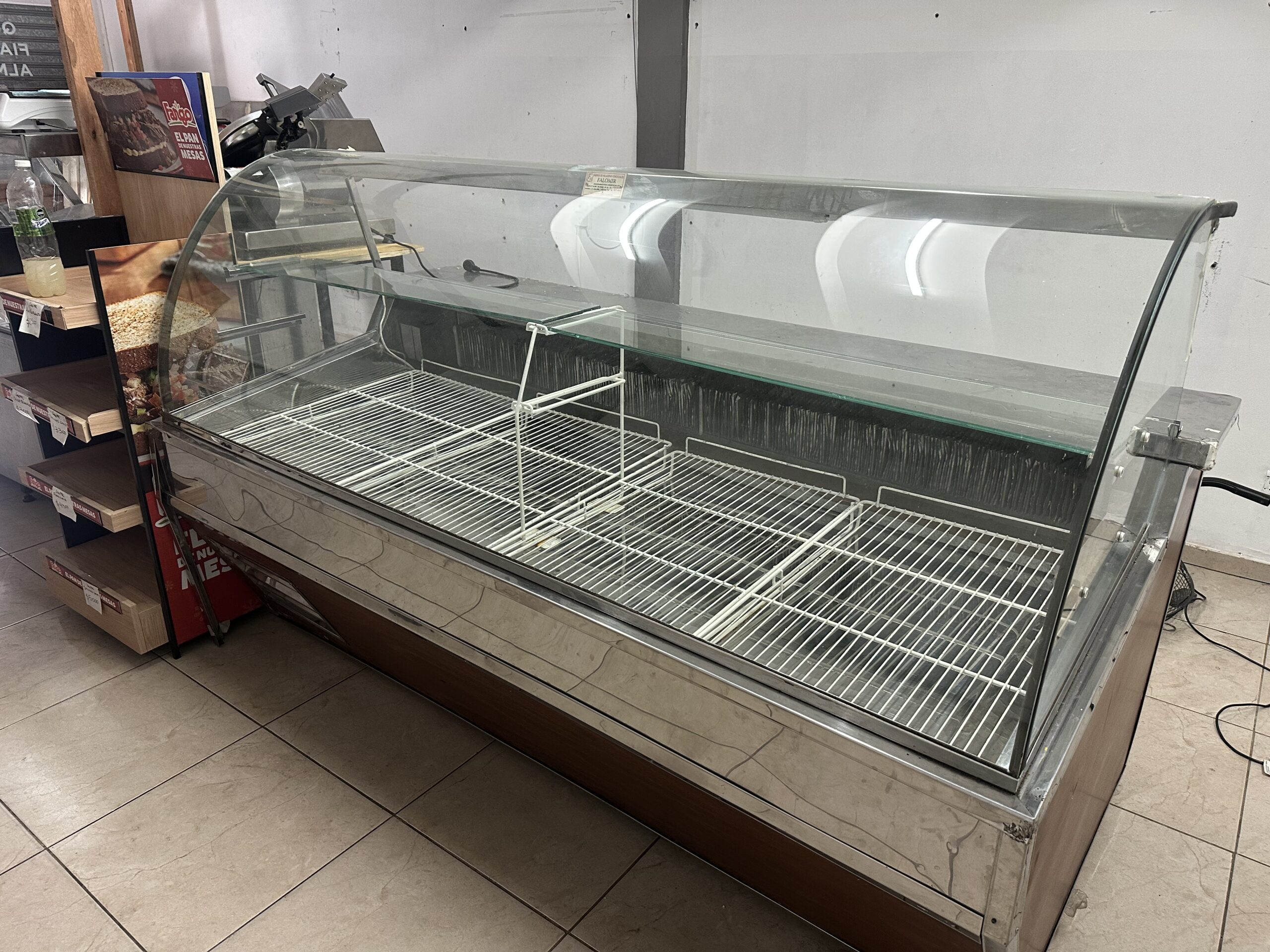 FIAMBRERIA QUESERIA TODO COMO NUEVO TRES MESES DE USO