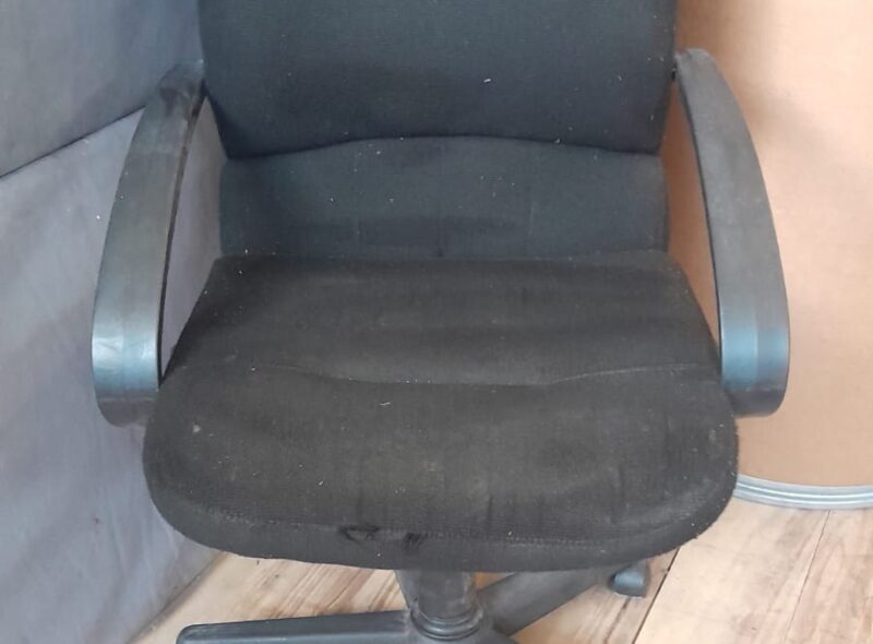 SILLAS DE OFICINA Y VARIOS