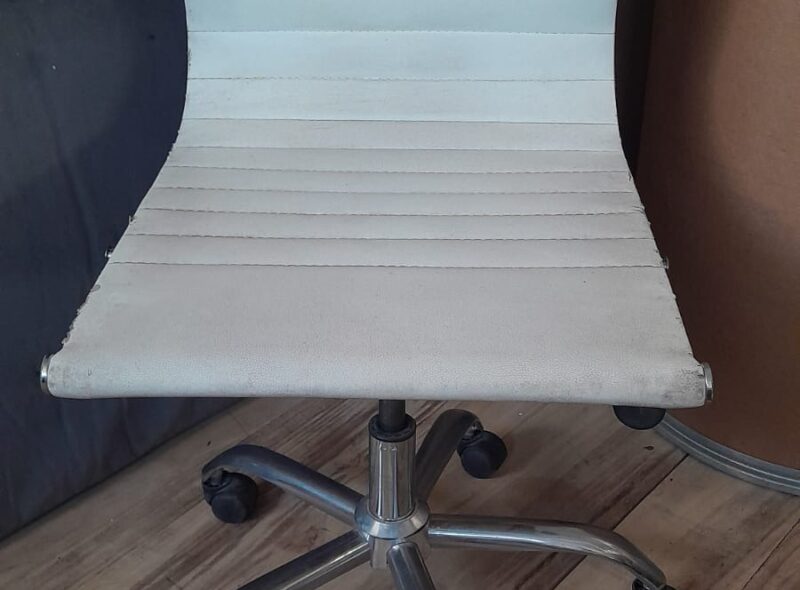 SILLAS DE OFICINA Y VARIOS