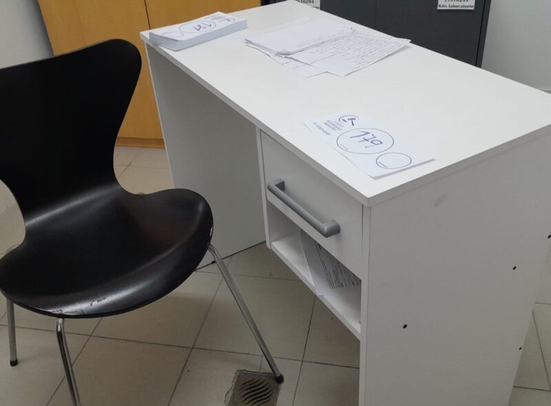 MOBILIARIO DE CENTRO MÉDICO