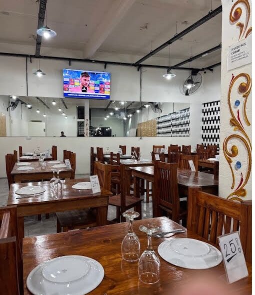 CAFETERÍA Y SALON DE EVENTOS