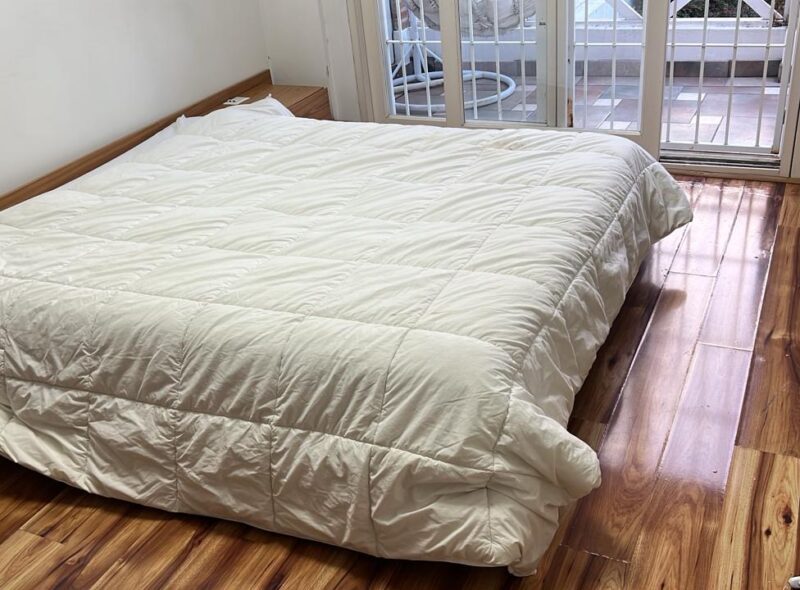 MOBILIARIO DE CASA DE PRIMER NIVEL