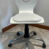MOBILIARIO DE CASA DE PRIMER NIVEL