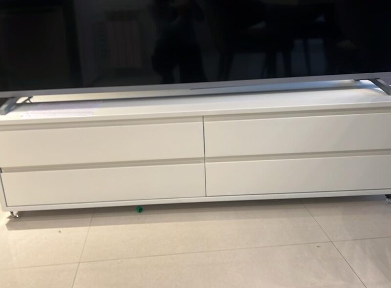 MOBILIARIO DE CASA DE PRIMER NIVEL