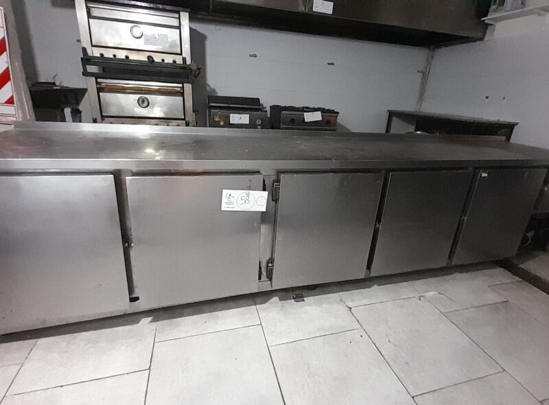 CAFETERÍA Y SALON DE EVENTOS