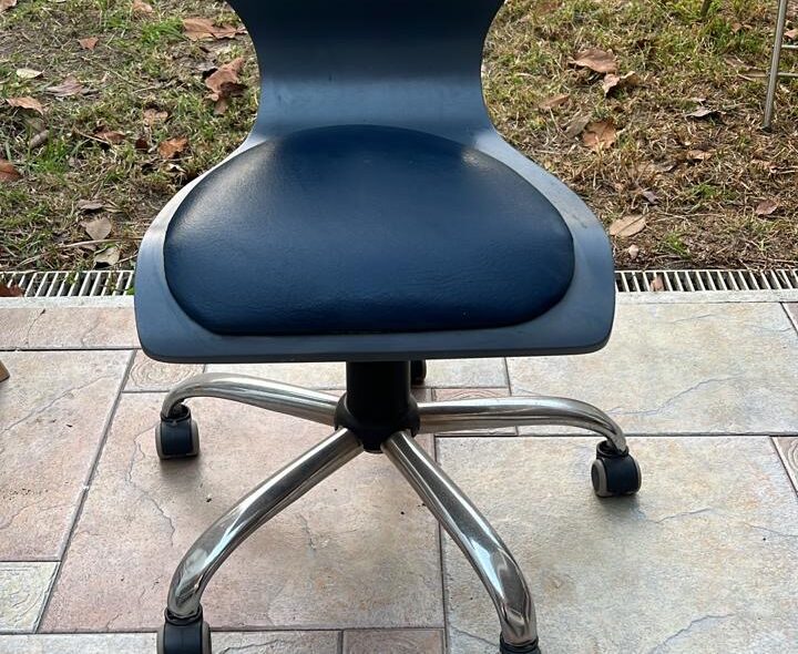 MOBILIARIO DE CASA DE PRIMER NIVEL