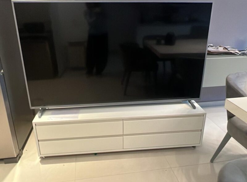 MOBILIARIO DE CASA DE PRIMER NIVEL