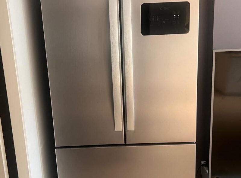 MOBILIARIO DE CASA DE PRIMER NIVEL