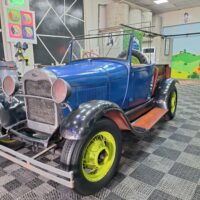 AUTOMOTORES Y MOTOCICLETAS