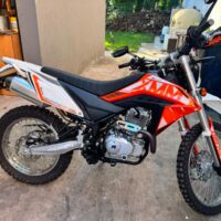 AUTOMOTORES Y MOTOCICLETAS