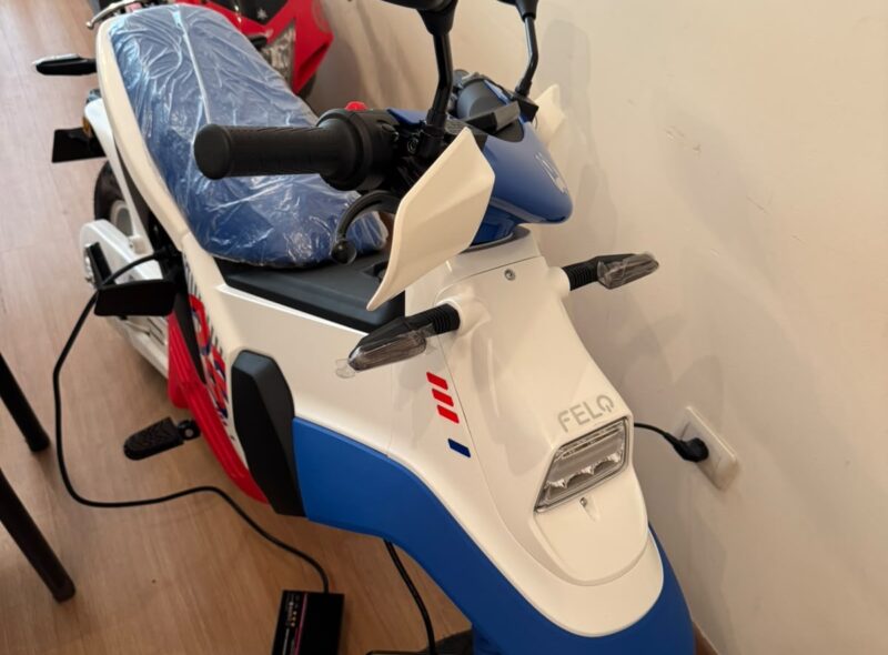 AUTOMOTORES Y MOTOCICLETAS